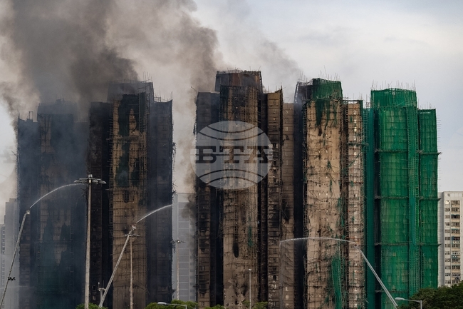 Броят на жертвите при пожара в жилищен комплекс в Хонконг достигна 159 души