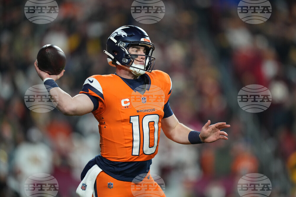 Broncos Commanders Football