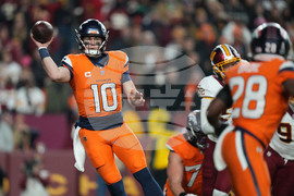 Broncos Commanders Football