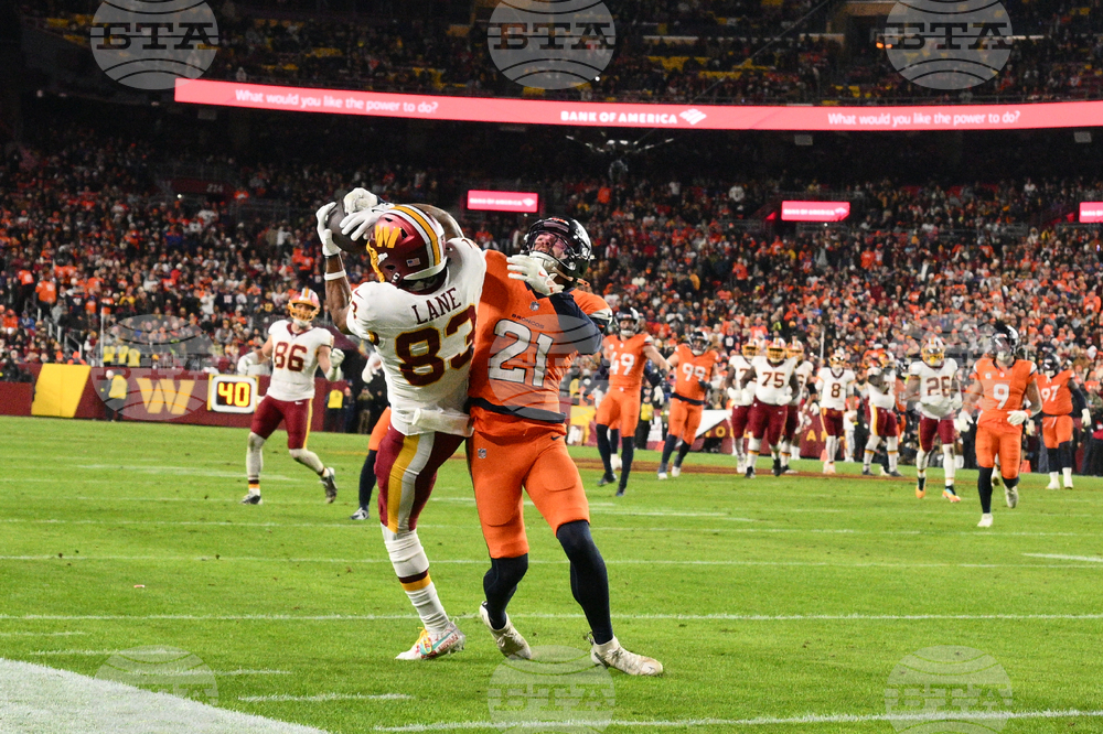 Broncos Commanders Football