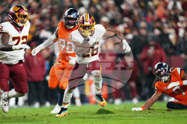 Broncos Commanders Football