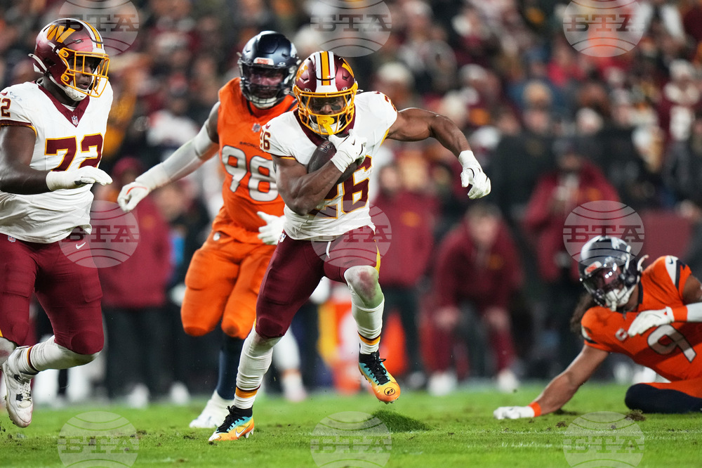 Broncos Commanders Football