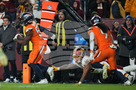 Broncos Commanders Football