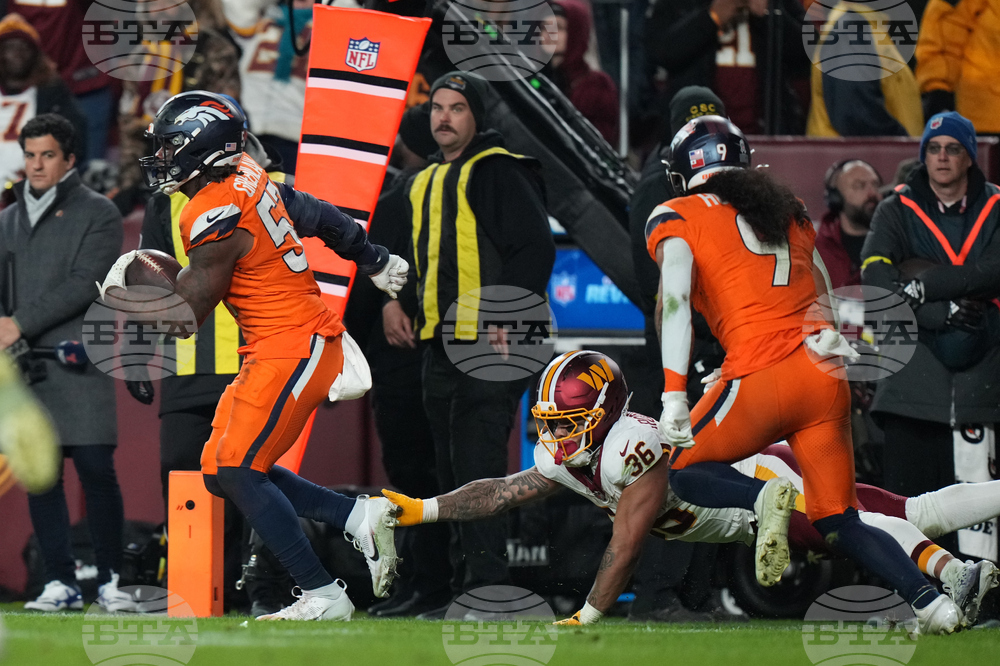 Broncos Commanders Football