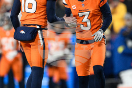 Broncos Commanders Football