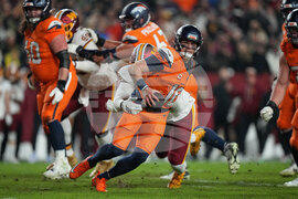 Broncos Commanders Football