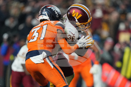 Broncos Commanders Football