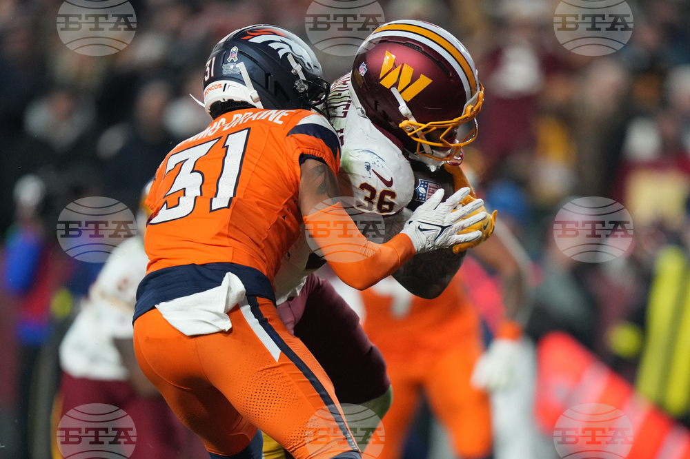 Broncos Commanders Football