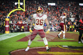 Broncos Commanders Football