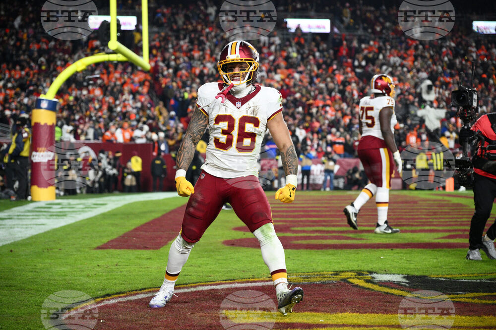 Broncos Commanders Football