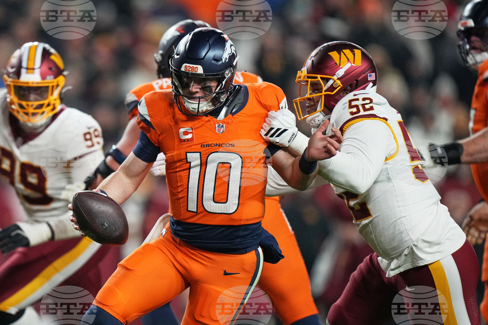 Broncos Commanders Football