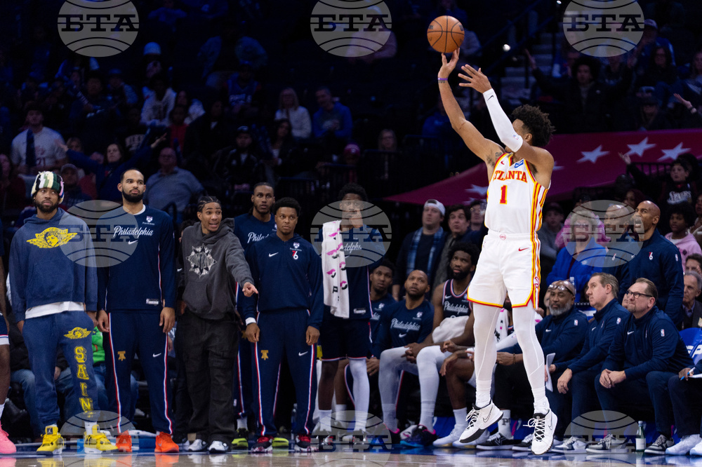 Hawks 76ers Basketball