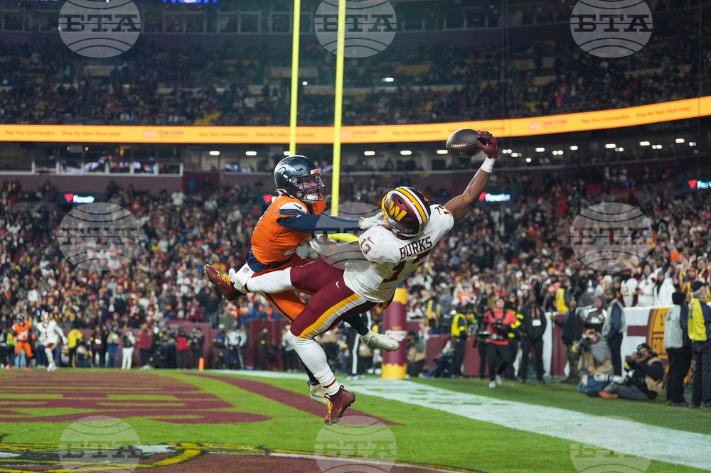 Broncos Commanders Football