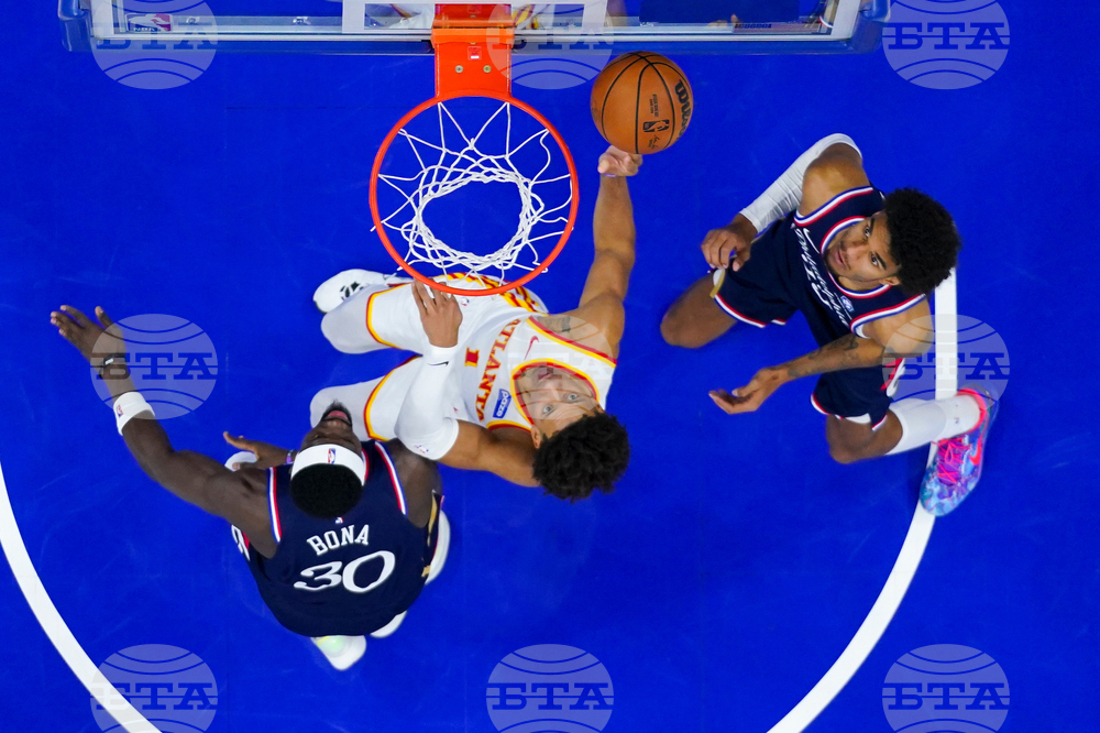 Hawks 76ers Basketball