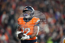 Broncos Commanders Football