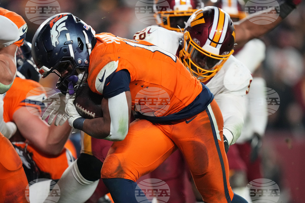 Broncos Commanders Football