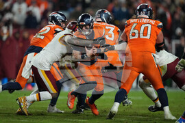 Broncos Commanders Football