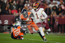 Broncos Commanders Football