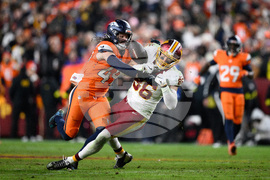 Broncos Commanders Football