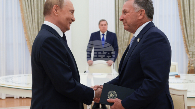 Американският пратеник Стив Уиткоф и Джаред Къшнър ще се срещнат днес с руския президент