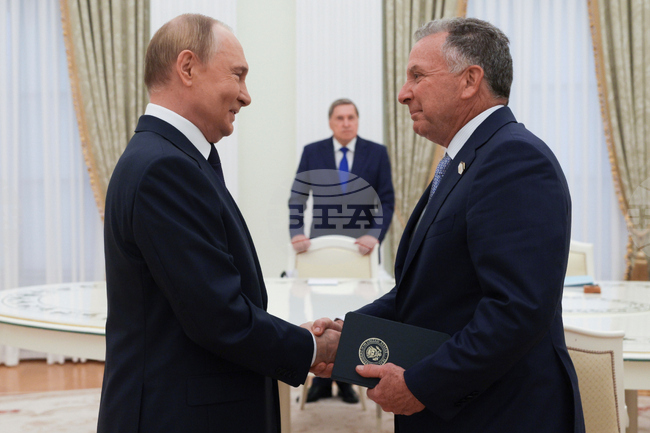 Започна срещата на Владимир Путин със специалния пратеник на САЩ Уиткоф и зетя на Доналд Тръмп за уреждане на конфликта в Украйна