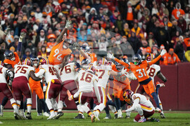 Broncos Commanders Football