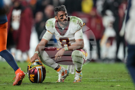 Broncos Commanders Football