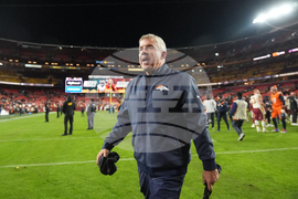 Broncos Commanders Football