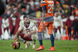 Broncos Commanders Football