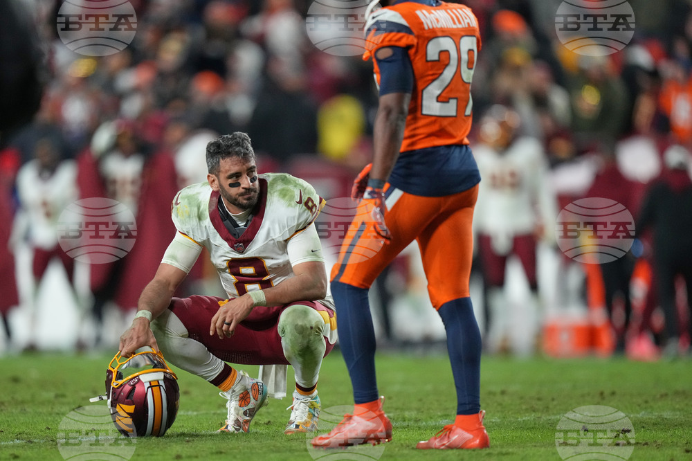 Broncos Commanders Football