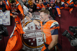 Broncos Commanders Football