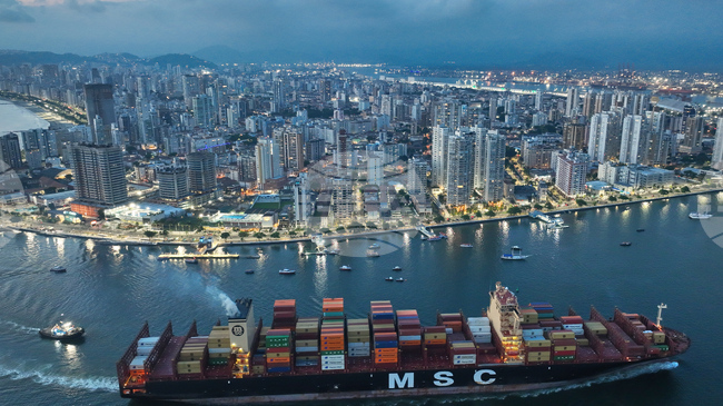 Световната търговия ще нарасне със 7 процента и ще надхвърли рекордните 35 трлн. долара тази година, според търговския орган на ООН