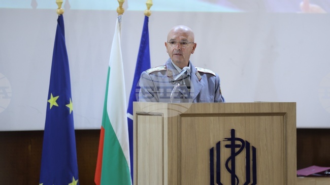 Силата на Военномедицинска академия идва от хората, които работят в нея, заяви ген. майор проф. д-р Венцислав Мутафчийски
