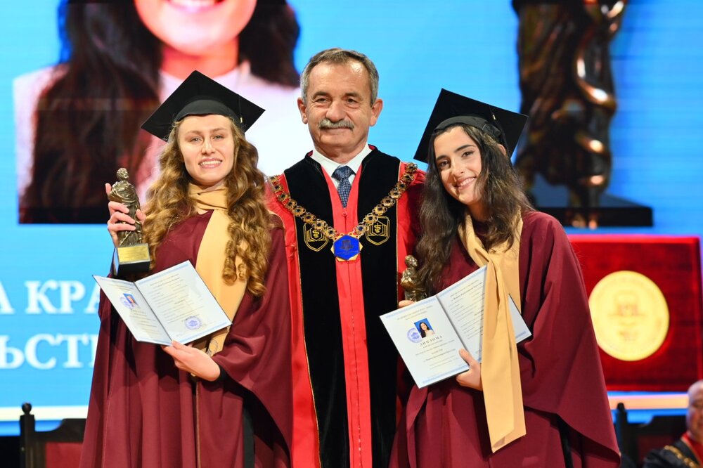 Дипломира се новата смяна млади лекари от Випуск 2025 на МУ-Варна