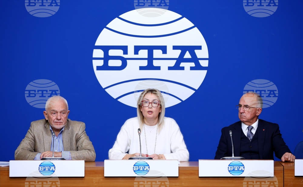 Възнагражденията на медиците да се определят чрез колективното трудово договаряне, вместо да се фиксират в закон, искат болнични организации 