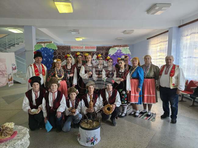 Дванадесет самодейни фолклорни състави от Бесарабската община в Болградски район, Украйна, потвърдиха званието си „народен“