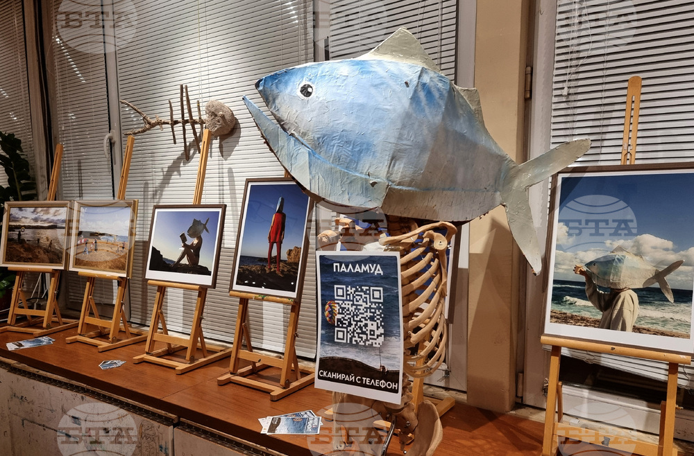 Възпитаници на школа „Дедал“ показват творби, създадени на тазгодишния пленер „Море в ремонт“ в Ахтопол