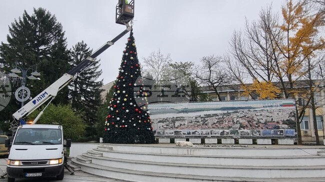 На 5 декември ще запалят светлините на коледната елха в Силистра