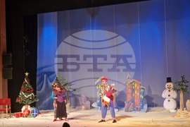 Разград - спектакъл - „Коледни небивалици“