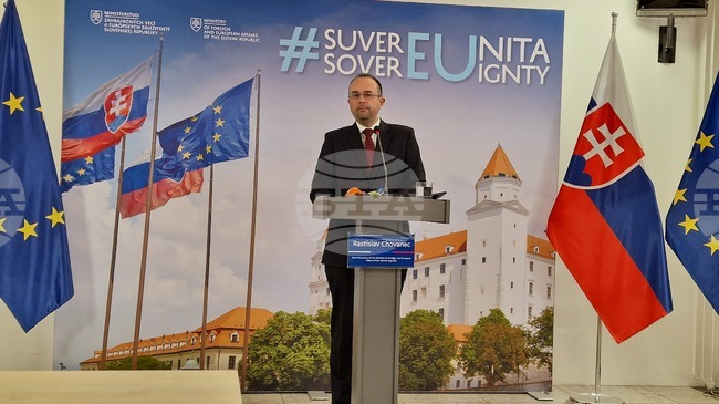 Еврото е връхната точка на европейските интеграционни процеси, каза държавният секретар на външните работи на Словакия Растислав Хованец