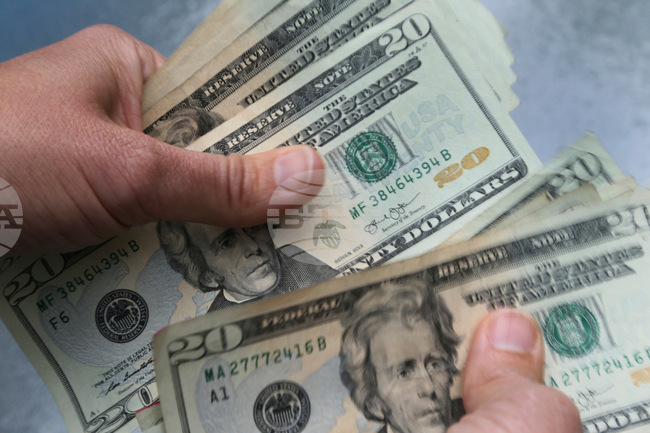 Футболните агенти спечелиха рекордната сума от 1,37 милиарда долара от трансфери през 2025 година