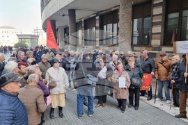 Скопие - пенсионери - протест