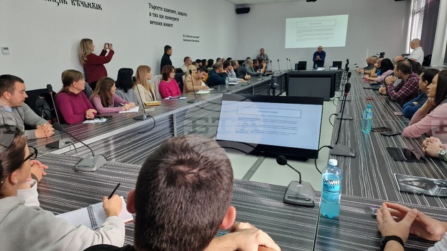 Открита лекция "Дезинформацията - истината за лъжата" се състоя в Шуменския университет