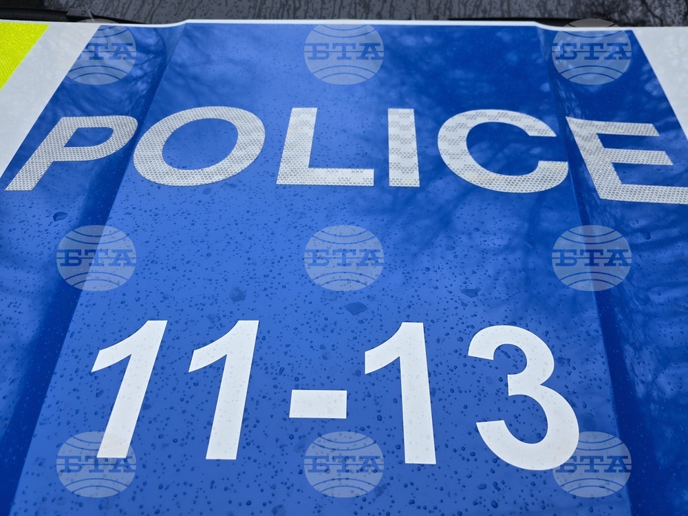 В Луковит шофьор без книжка не спря на подаден светлинен и звуков полицейски сигнал, катастрофира и побягна