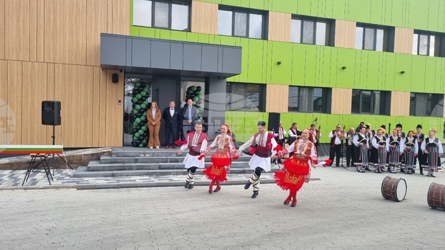 „Модера хаус“ откри производствената си база в Търговище и показа първата мострена къща 