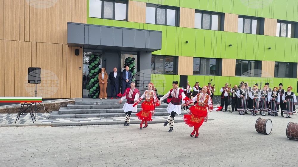 „Модера хаус“ откри производствената си база в Търговище и показа първата мострена къща 