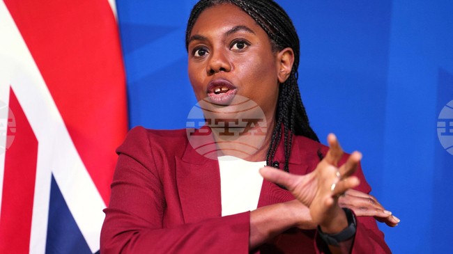 Лидерката на британската Консервативна партия отстрани най-големия си вътрешен съперник 