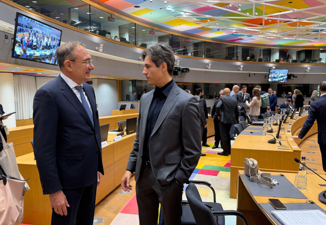 Важно е да съчетаваме благоприятни за работниците правила със среда за иновации в предприятията, заяви министър Гуцанов