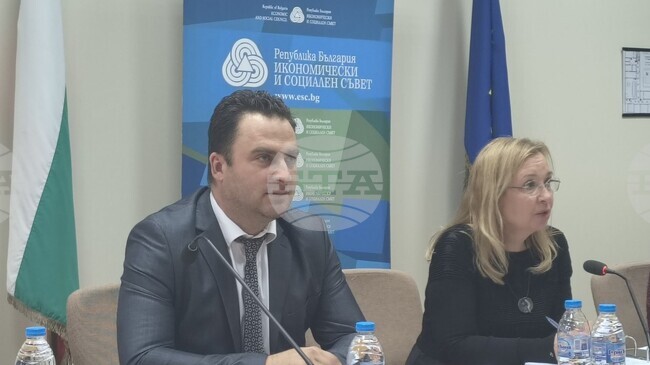 Стопанска академия „Димитър А. Ценов“ – Свищов и Икономическият и социален съвет сключиха меморандум за сътрудничество