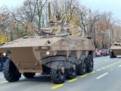 Румъния - Букурещ - национален празник - военен парад